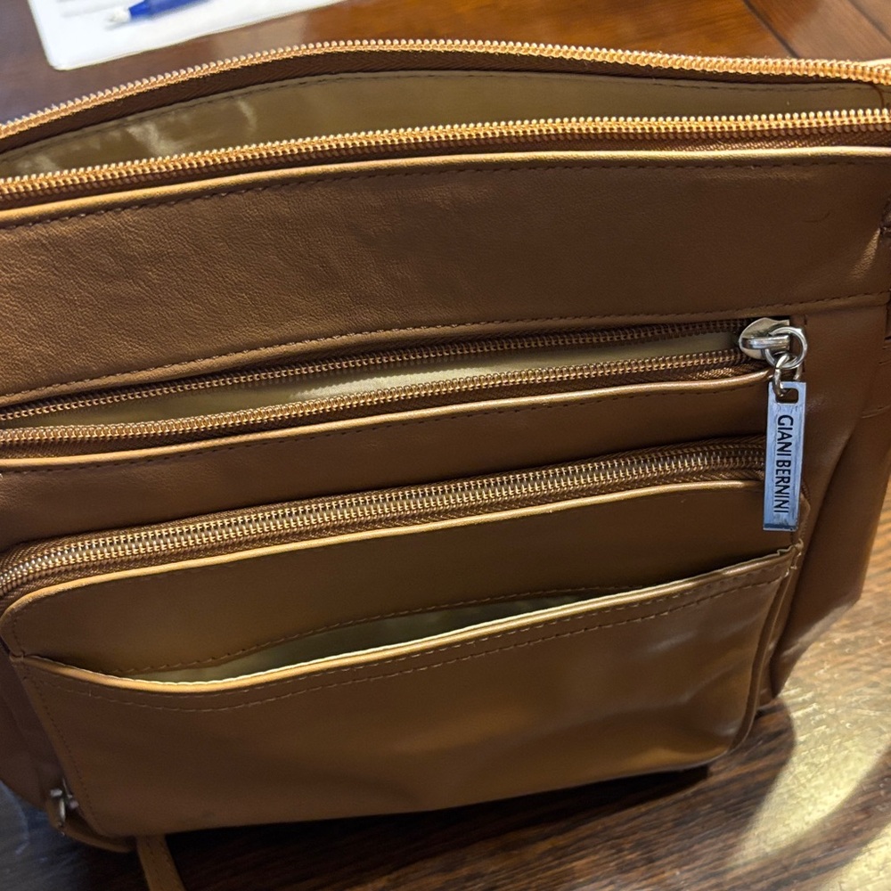 Giani Bernini Beige Leather Crossbody Bag - Picture 9 of 11